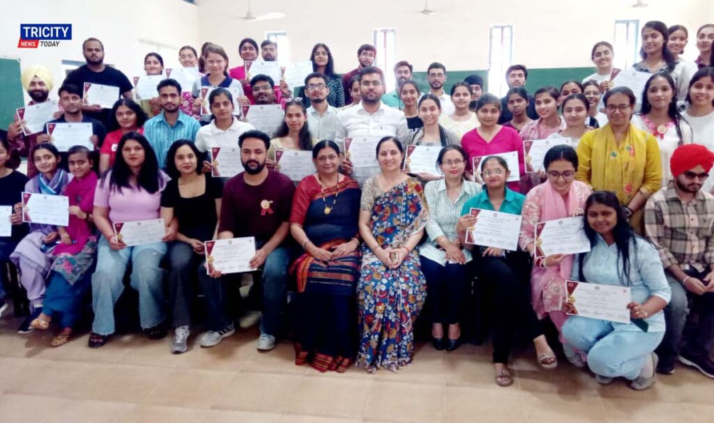 चंडीगढ़ में कैरियर तैयारी और जीवन कौशल पर वैल्यू एडेड कोर्स सम्पन्न