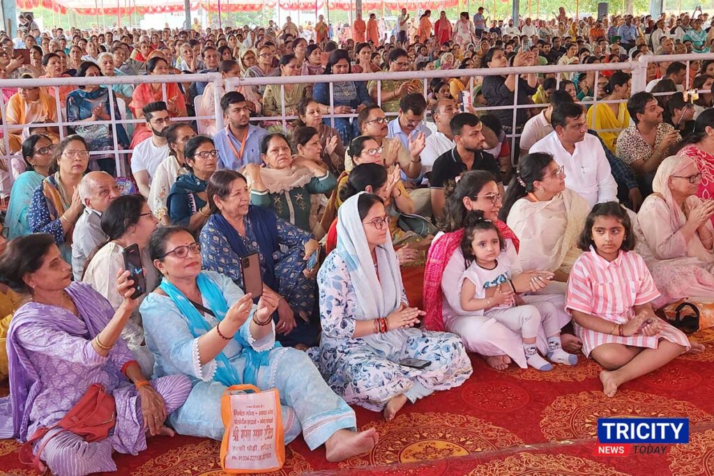 लोगों में देशभक्ति होना अति आवश्यक सुधांशु जी महाराज